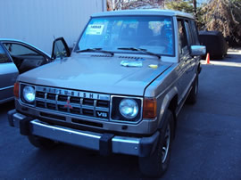 1989 MITSUBISHI MONTERO 4 DOOR LS MODEL 3.0L V6 AT 4X4 COLOR GOLD 133641