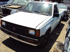 1989 MITSUBISHI TRUCK , 4CYL, 5 SPEED TRANSMISSION, COLOR-WHITE STK# 103507