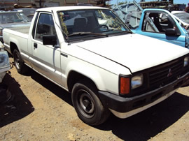 1989 MITSUBISHI TRUCK , 4CYL, 5 SPEED TRANSMISSION, COLOR-WHITE STK# 103507