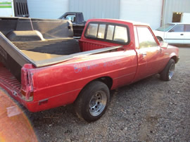 1986 MITSUBISHI PICK UP COLOR RED STK#103515
