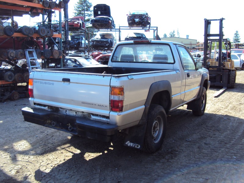 1994 mitsubishi pickup truck