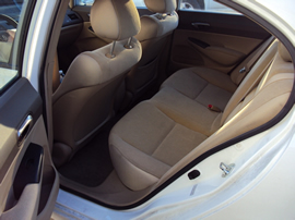 2006 HONDA CIVIC 4 DOOR SEDAN 1.8L AT COLOR WHITE STK A13037